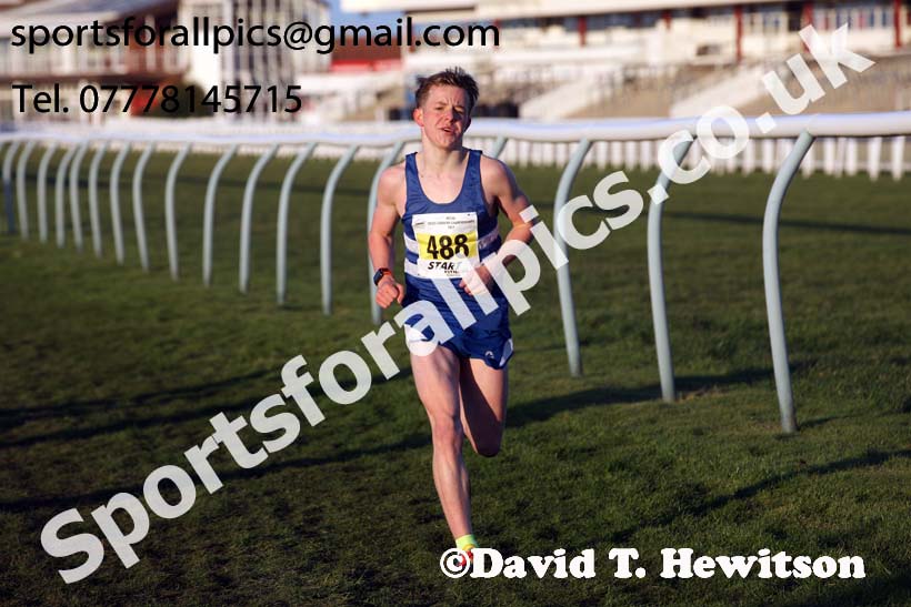 Mens under-17s North Eastern Cross Country, Redcar. Photo:  David T. Hewitson/Sports for All Pics